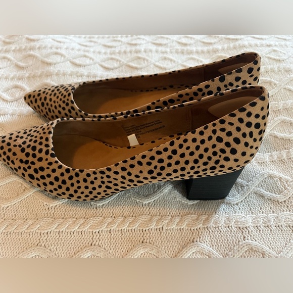 Universal Thread Tan and Black Animal Print Women's 2 inch Heels Size 10 - Picture 1 of 11